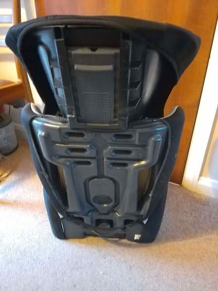 Photo of free Car seat for child 15-36 kg good condition (Knaphill GU21) #2