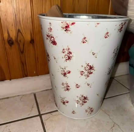 Photo of free Flower Plant Pot (TW14) #2