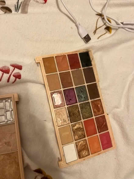Photo of free makeup revolution soph palettes (SK1, central stockport) #1