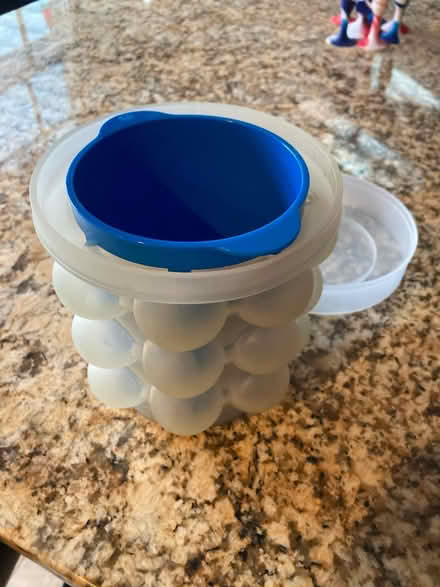 Photo of free Ice cube maker (Far West side of Danbury) #1