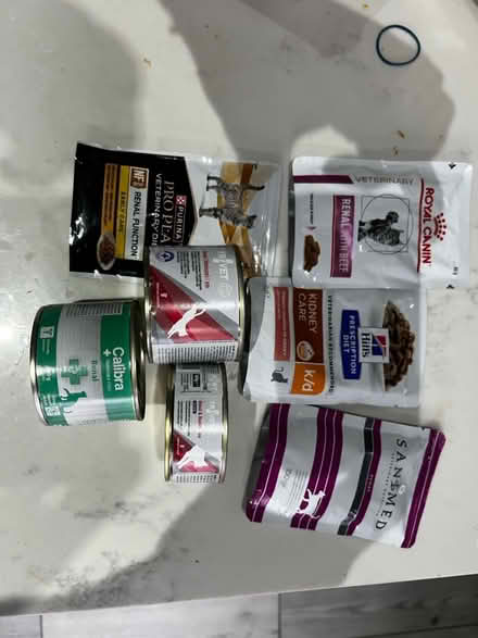 Photo of free Renal cat food (Croydon CR2) #1