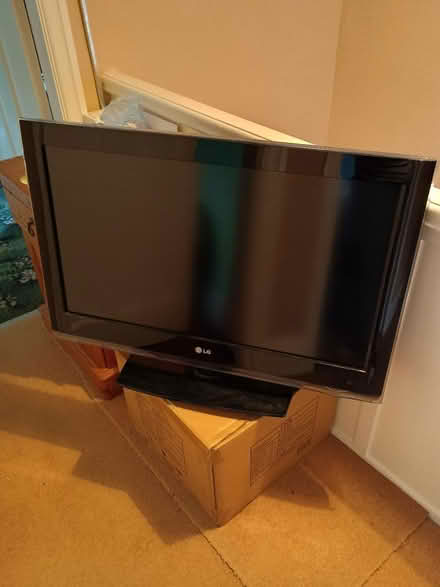 Photo of free LG Television 32" (Wavertree, L15) #1