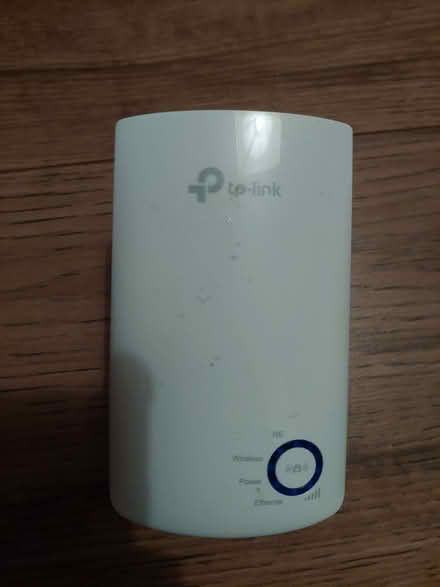 Photo of free Wifi extender (Kendal LA9) #1