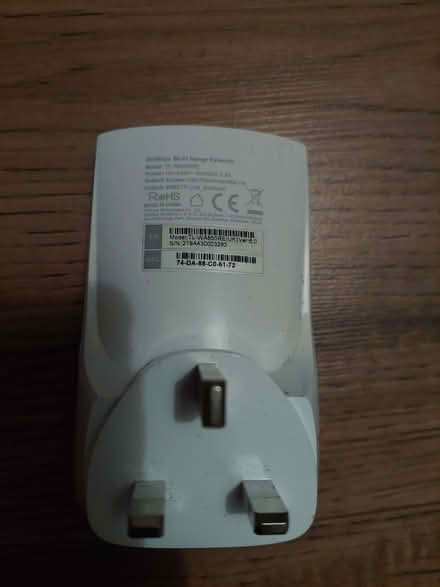 Photo of free Wifi extender (Kendal LA9) #2