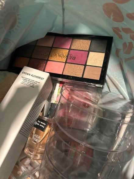 Photo of free Bag of cosmetics/accesssories (Bowbrook) #1