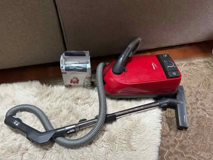 Photo of free Working vacuum and bags (Rose Garden) #1