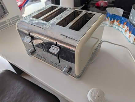 Photo of free 4 slice toaster with 2 not working (AL3) #1