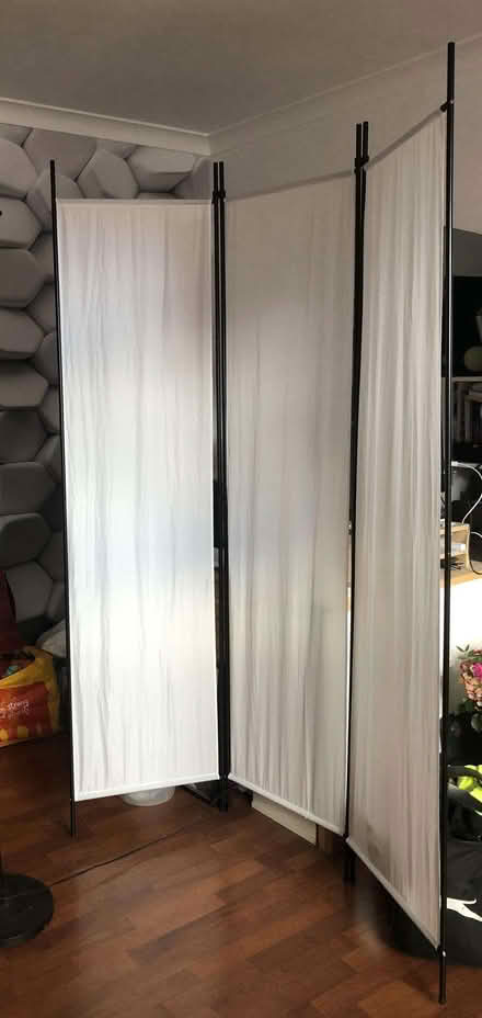Photo of free 3 panel fabric room screen (Becontree RM8) #1