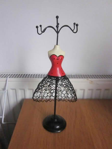 Photo of free Jewellery stand mannequin (AL7 Welwyn Garden City) #1