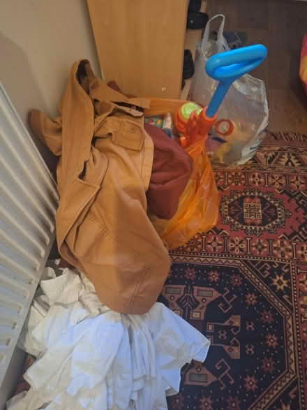 Photo of free Clothes and toys (Romford RM7 9EB) #2