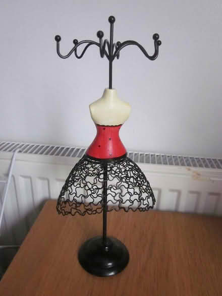 Photo of free Jewellery stand mannequin (AL7 Welwyn Garden City) #2