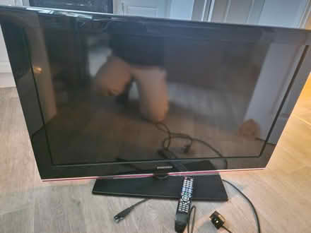 Photo of free Samsung Television 43 inch screen (Bristol BS10) #1