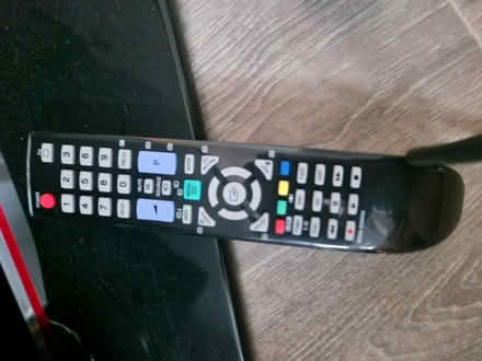 Photo of free Samsung Television 43 inch screen (Bristol BS10) #2