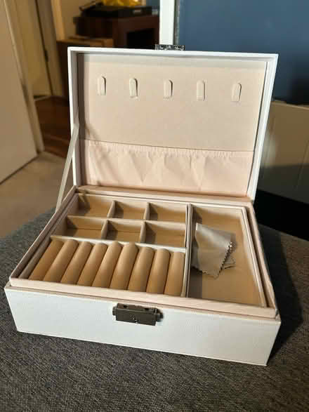 Photo of free Jewellery box (Ware SG12) #2