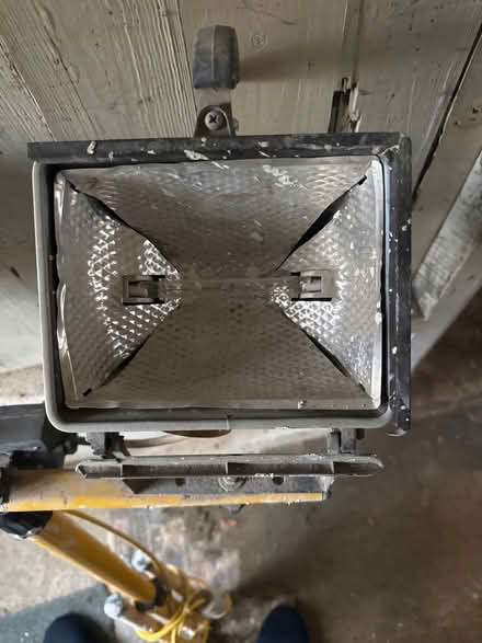Photo of free Halogen site lights (HP16) #3
