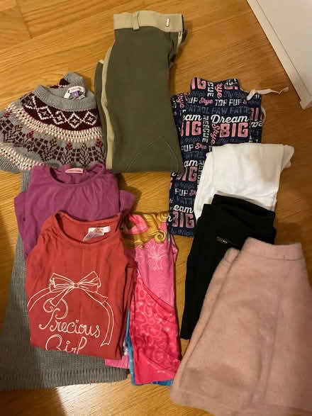 Photo of free Girls BUNDLE 5-6 Y (EC1V Angel) #1
