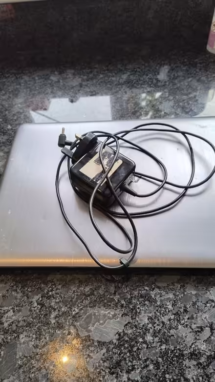 Photo of free 32GB Asus Laptop - project? (Bristol BS6) #2