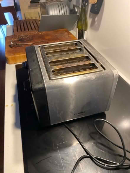 Photo of free 4-slice toaster - 2 slots need repair (Wallands Park BN7) #2
