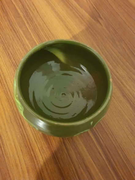 Photo of free Green cute pot (Strawberry Hill TW2) #1