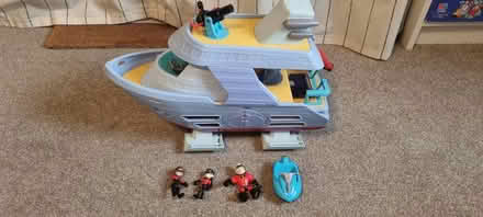 Photo of free The Incredibles ship and figurines (Kennington OX1) #1