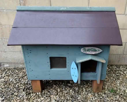Photo of free Outside cat house (Kingsway Bath) #1