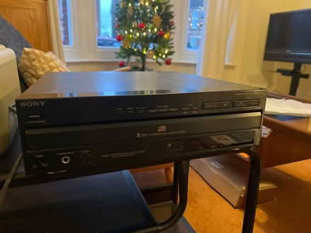 Photo of free Sony multidisc CD Player - jumps back and forth (Horsham RH13) #1