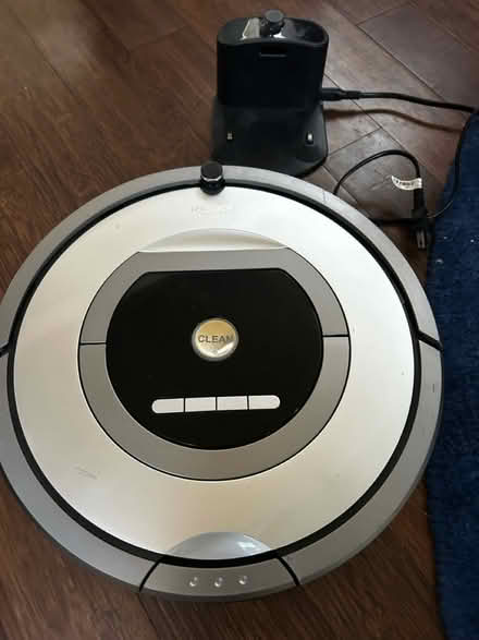 Photo of free Working Roomba (Walnut Creek) #1