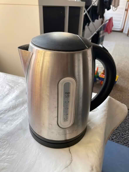 Photo of free kettle and a pillow (Ilford IG1) #1