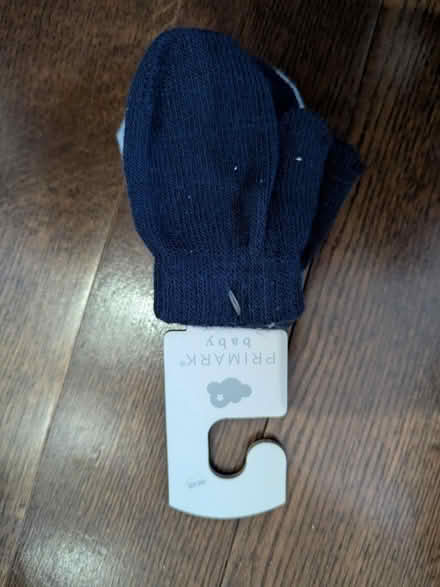Photo of free Two pairs of baby gloves (South Croydon) #1