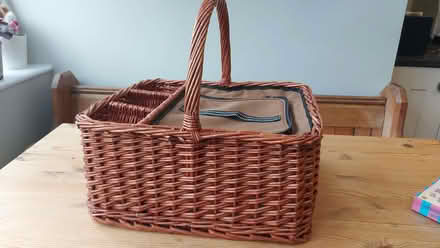 Photo of free Picnic basket with insulated box (Aldrington BN3) #3