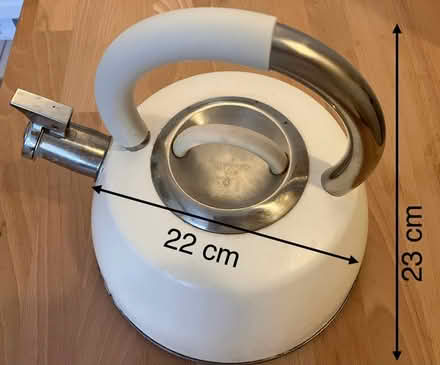 Photo of free whistling kettle for hob (Friern Barnet N11) #1