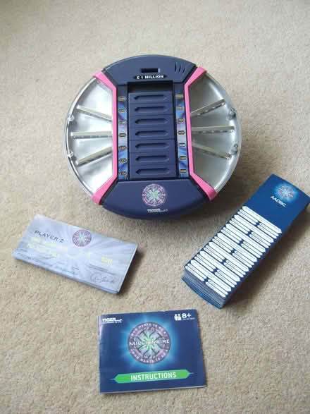 Photo of free "Who wants to be a millionaire" game (Jennyfield HG3) #1