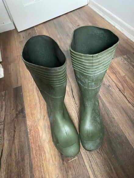 Photo of free Pair wellies size 41/7 (Highbury New Park N5) #1