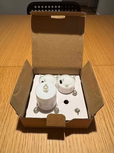 Photo of free Battery-Operated Tea Lights, Warm Tone (Queenstown Road SW11) #1