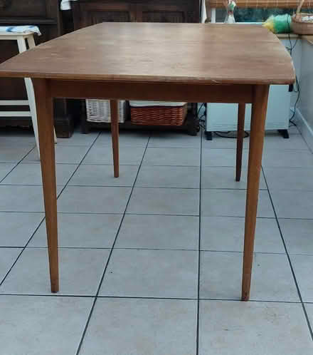Photo of free Expandable table (Quinton B62) #2