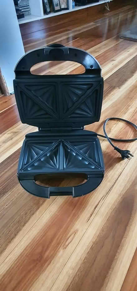 Photo of free Breville Jaffle Maker (Near Hall, ACT 2618) #2