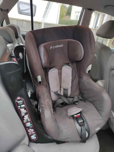 Photo of free Maxi Cosi Swiveling Car Seat (B27) #3