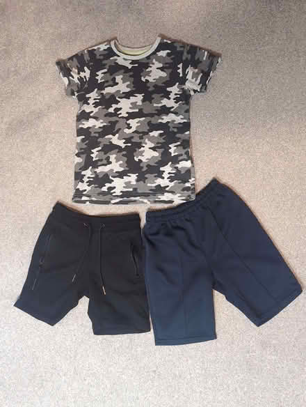 Photo of free Boy's clothes 8yrs (Priestwood RG42) #1
