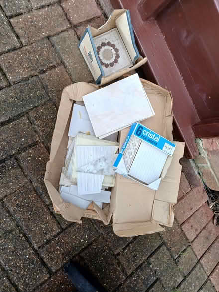 Photo of free Old tiles (LU1. Caddington) #1