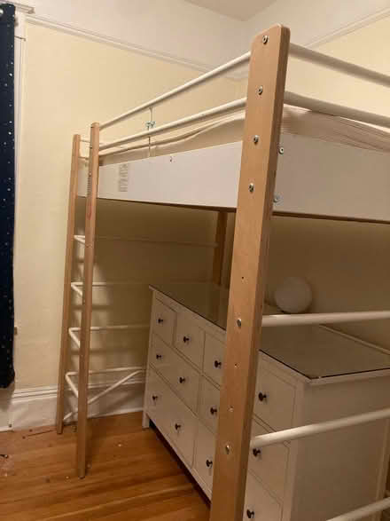 Photo of free Loft/bunk bed (Central Seattle) #2
