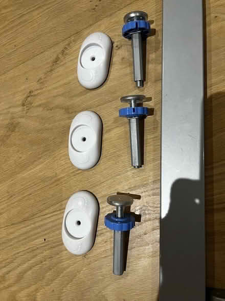 Photo of free Baby Stair gate and accessories (Wandsworth Common SW18) #3