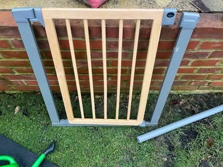 Photo of free Lindom pressure fit stairgate (Tunbridge Wells TN2) #1