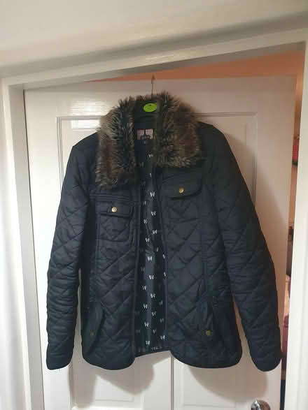Photo of free Jacket, sweater (Lu2) #1