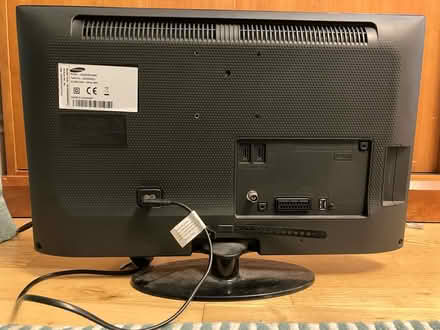 Photo of free Samsung 22” screen (Courthouse Road, N12) #3