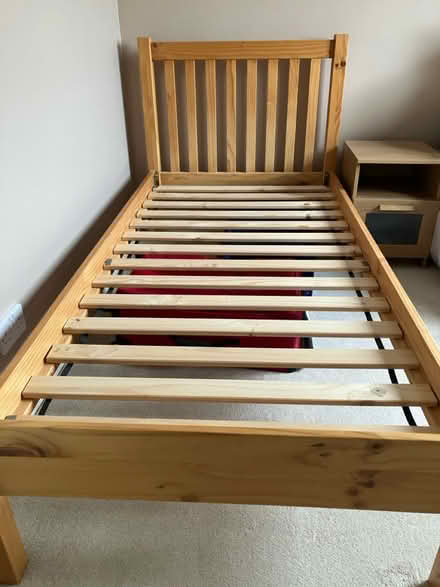 Photo of free Single bed frame (Pewsham) #1