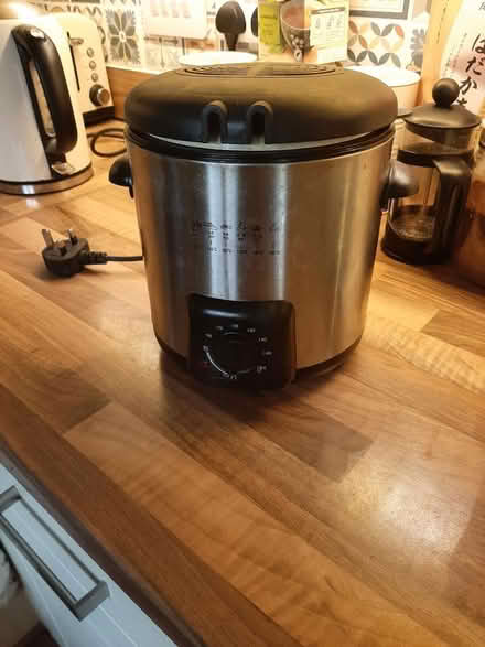 Photo of free Small Deep Fat Fryer (Birds Marsh View, SN15) #2