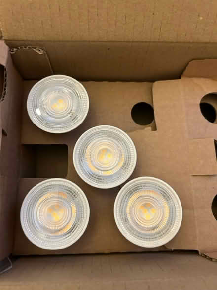 Photo of free 4x lightbulbs (KT3) #1