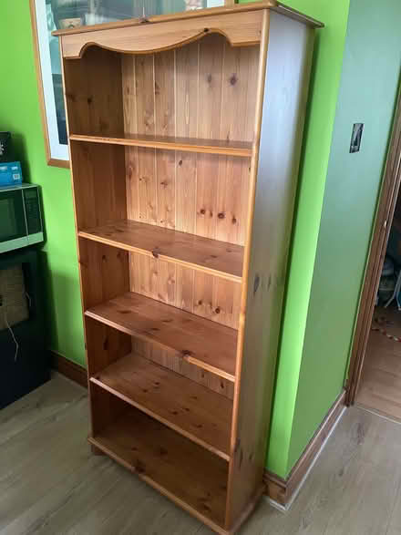 Photo of free Pine bookcase with pine back (Hockley SS5) #1