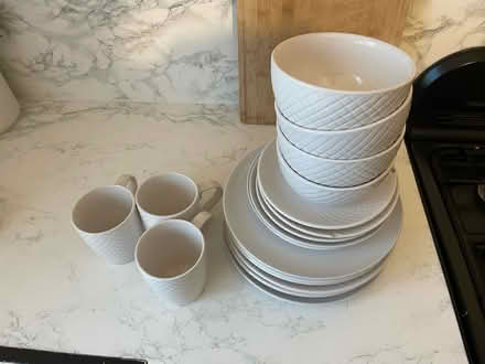 Photo of free Plates bowls mugs (Gainsborough, Ipswich, IP3) #1