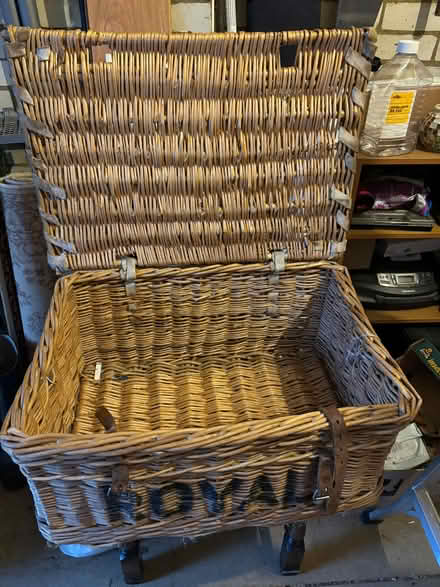 Photo of free Wicker hamper basket (Haywards Heath RH16) #1
